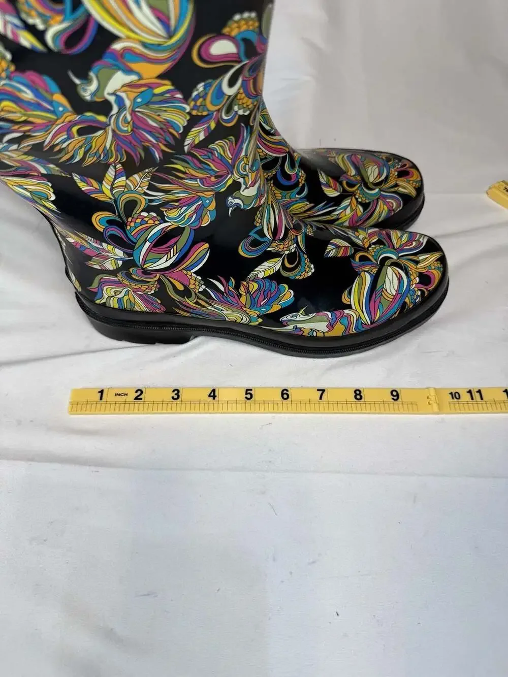 Boho Festival Sakroots Rhythm Black Spirit Desert Rain Boots Size 9